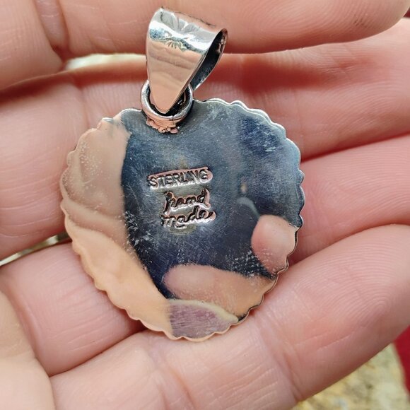 Southwest Sterling Silver Heart Shaped Pink Conch Pendant w/ Snake Eye Turquoise - Picture 5 of 7